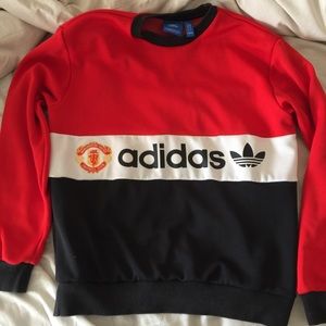 Manchester United sweatshirt